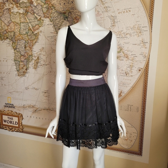 Forever 21 Dresses & Skirts - Forever 21 black lined tulle lace mini skirt whimsigoth edgy fairy witchy S/P